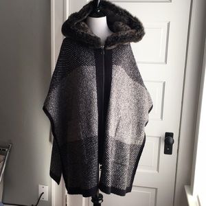 Beautiful knit poncho with faux fur hood